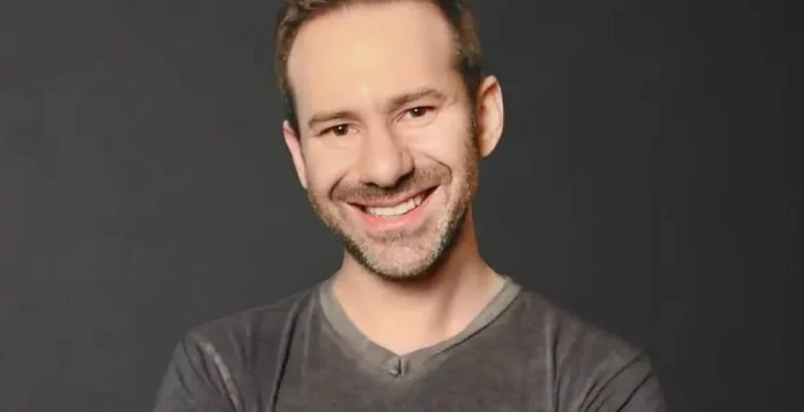 Morre aos 43 anos o bilionário por trás do OnlyFans após luta contra câncer