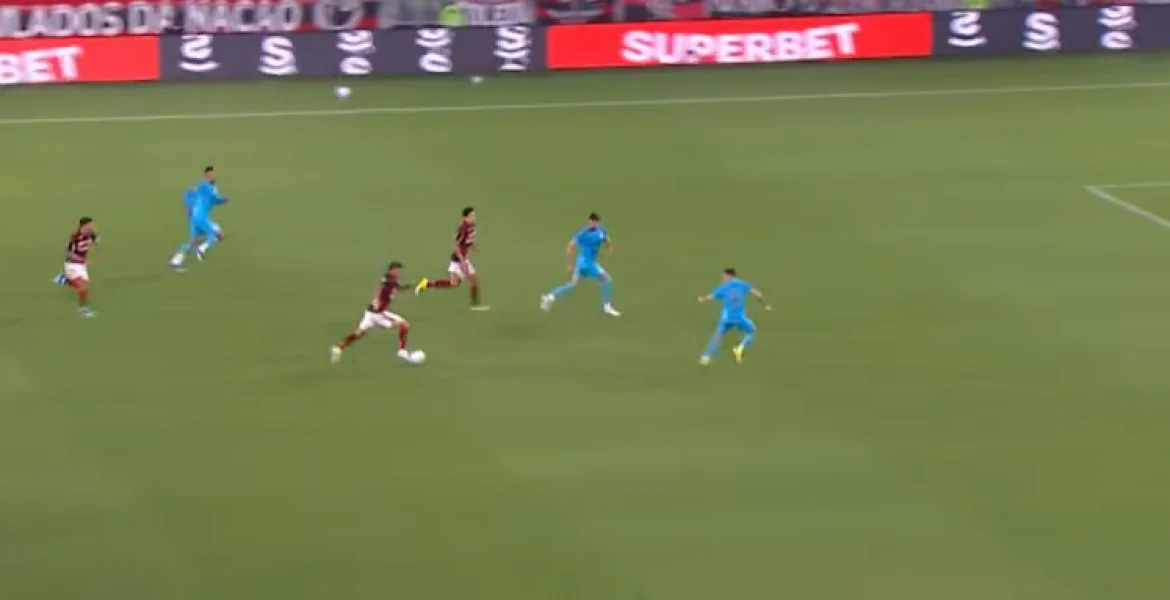 Flamengo reage no Maracanã, vence o Santos