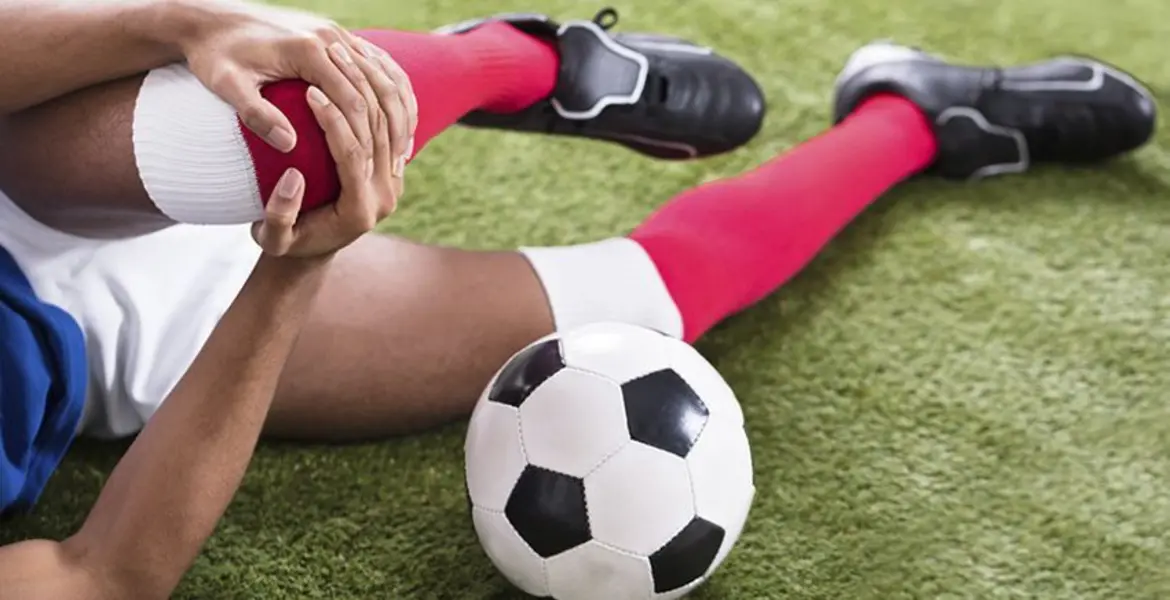 Jovem promessa do Fluminense sofre lesão no joelho e desfalca equipe antes de decisão do Carioca 2026